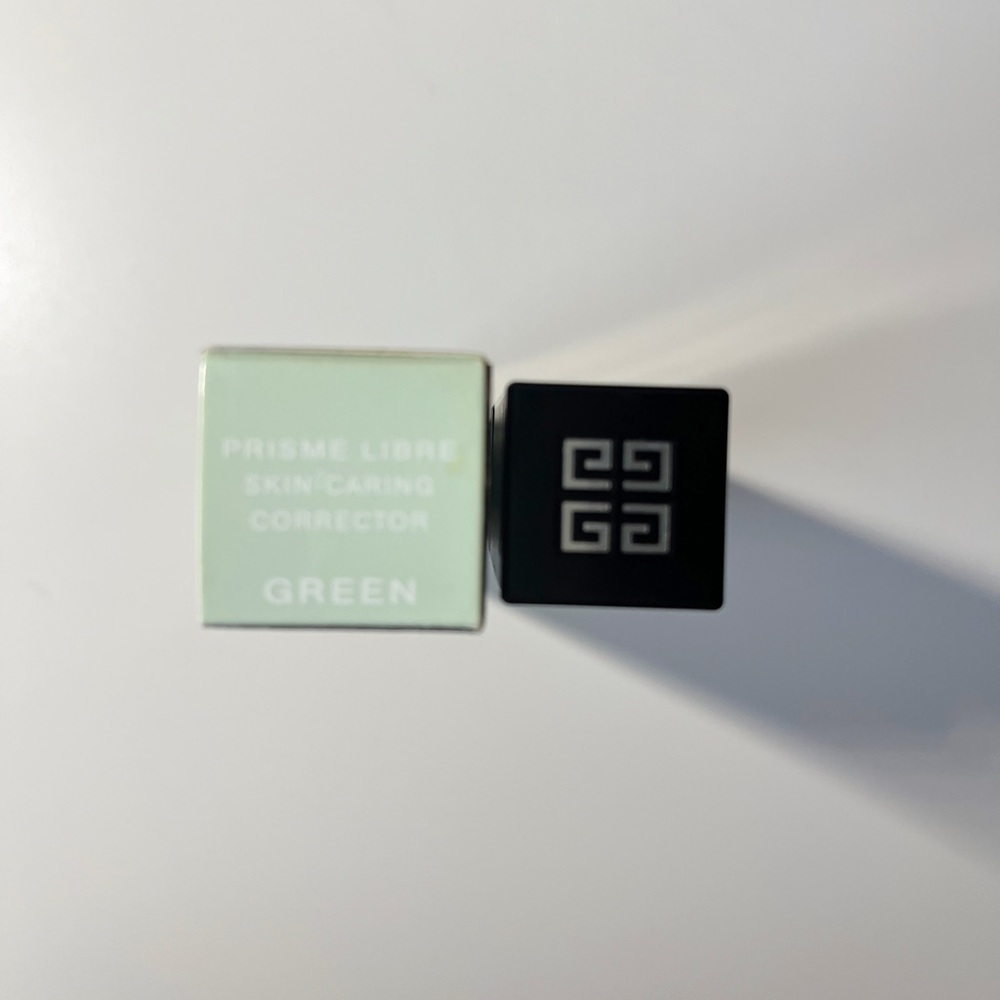 Givenchy
Prisme Libre Skin-Caring Corrector - Picture 3 of 3